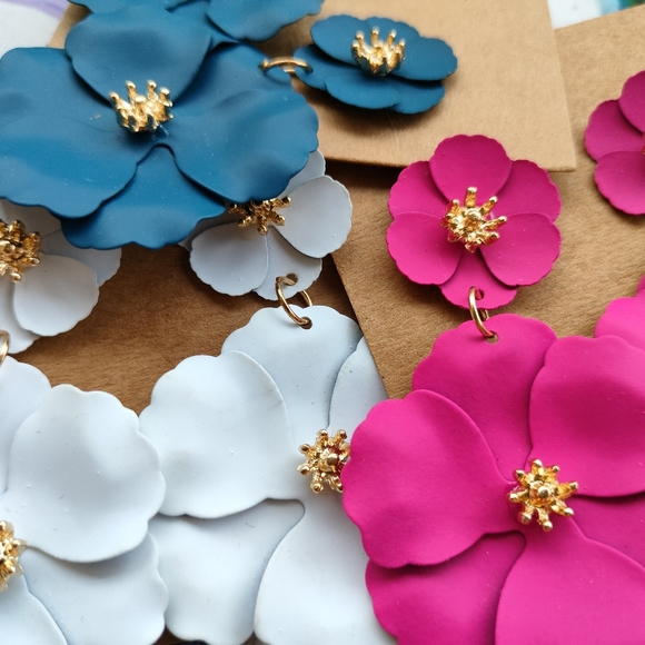 Deep Blue Floral Earrings - Picture 13 of 13